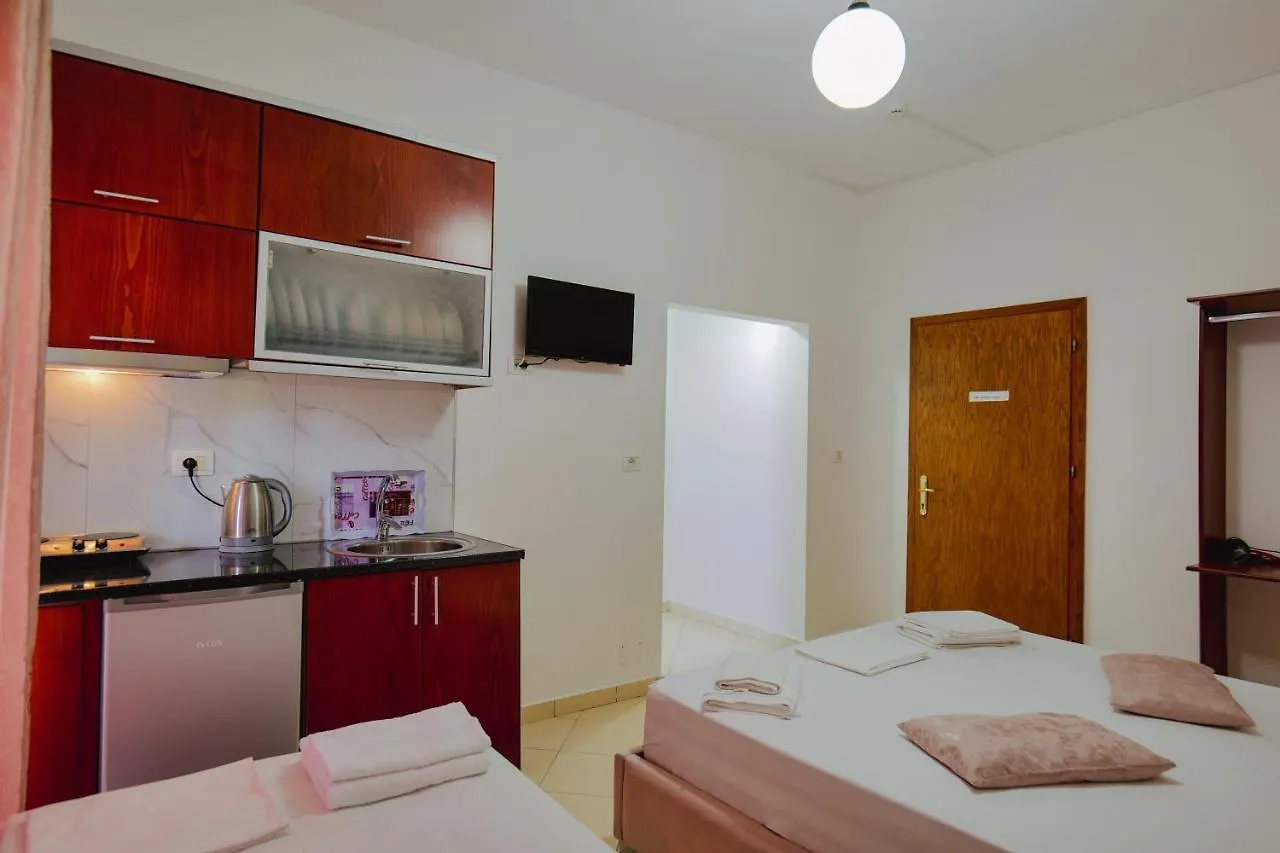 Eleni Guest House Saranda 0*,  Albania