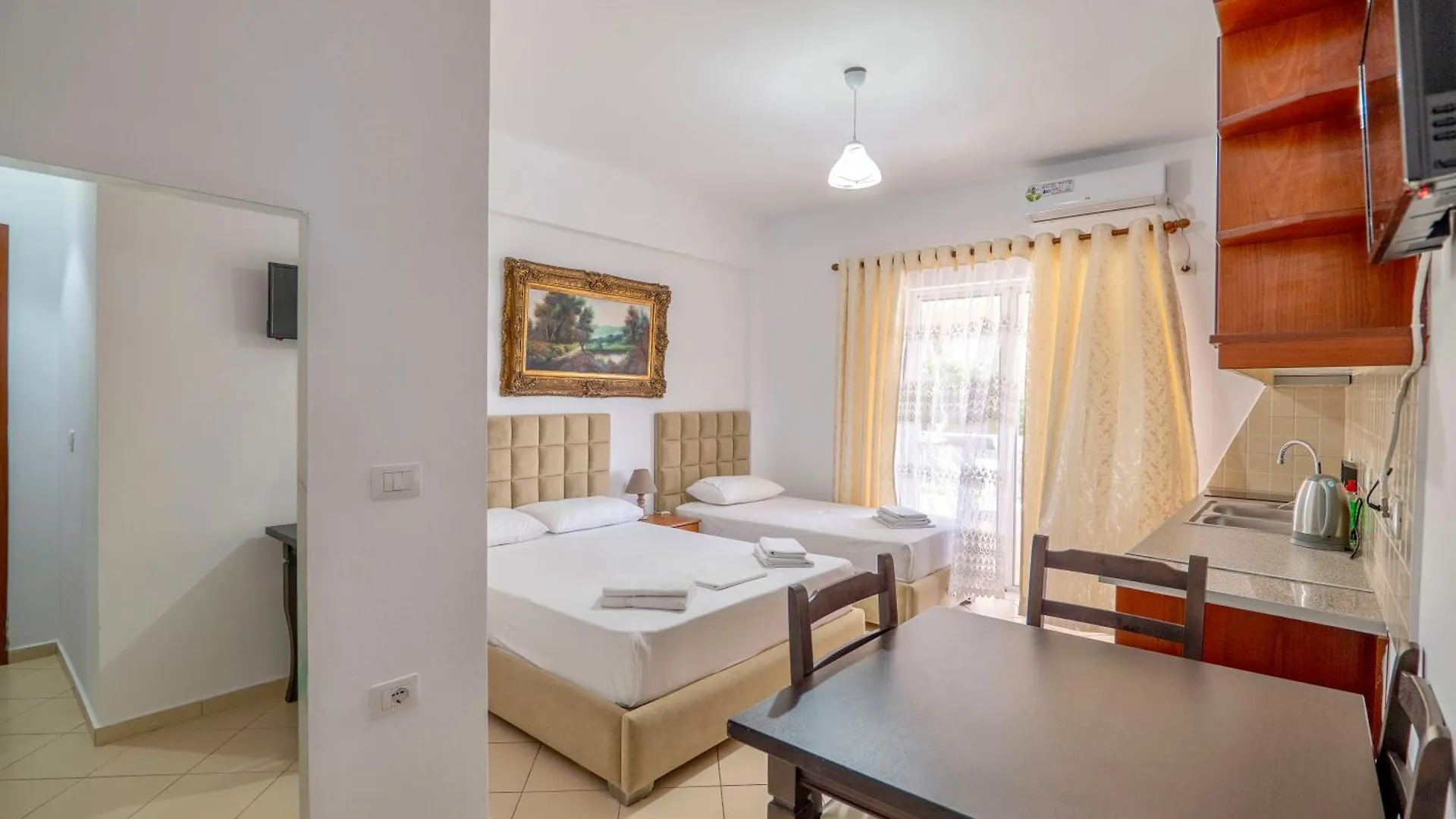 Eleni Guest House Saranda 0*,  Albania