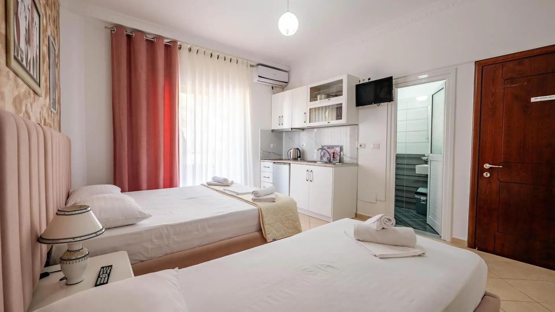 Eleni Guest House Sarande Country house